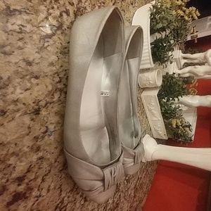 Massimo Women's Size 11 Silver Sparkle Shoes *